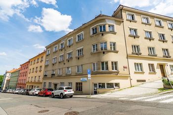 Prodej bytu 2+kk v osobním vlastnictví 50 m², Praha 6 - Břevnov