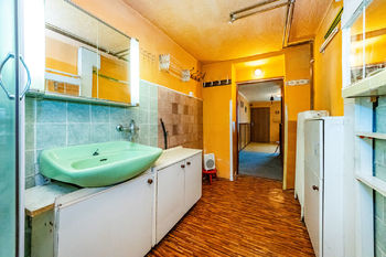 Prodej domu 245 m², Narysov