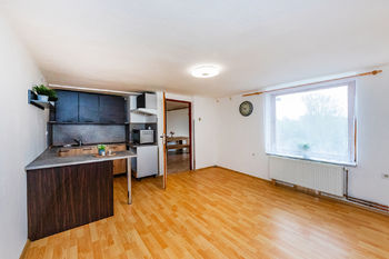 Prodej domu 245 m², Narysov
