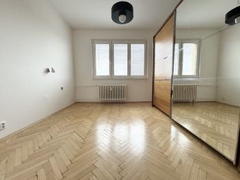 Pronájem bytu 2+kk v družstevním vlastnictví, Praha 10 - Malešice