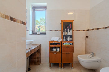 koupelna 2 NP - Prodej domu 248 m², Domašov
