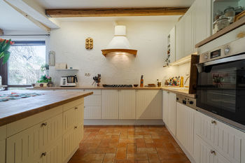 kuchyně foto 6 - Prodej domu 248 m², Domašov