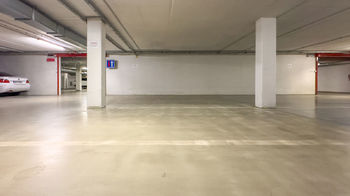 Prodej garážového stání 13 m², Hradec Králové