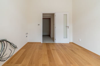 Prodej bytu 1+1 v osobním vlastnictví 35 m², Praha 5 - Smíchov
