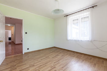 Prodej domu 278 m², Velké Popovice