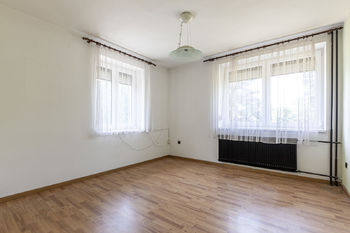 Prodej domu 278 m², Velké Popovice