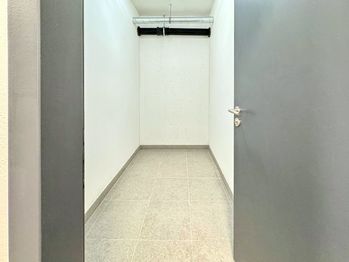 SKLEP 4,1 m2 - Pronájem bytu 2+kk v osobním vlastnictví 65 m², Brno