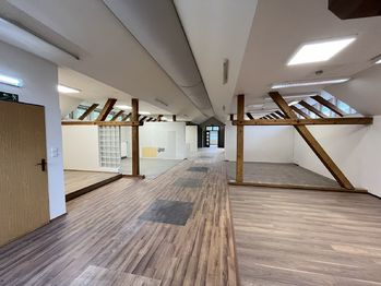 Pronájem skladovacích prostor 555 m², Vsetín