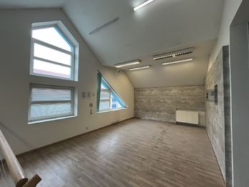 Pronájem skladovacích prostor 555 m², Vsetín