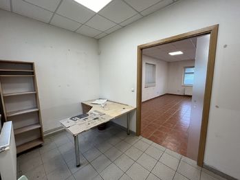 Pronájem skladovacích prostor 555 m², Vsetín