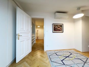 Pronájem bytu 4+kk v osobním vlastnictví 160 m², Praha 7 - Bubeneč