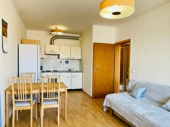 Pronájem bytu 2+kk v osobním vlastnictví 48 m², Praha 8 - Dolní Chabry