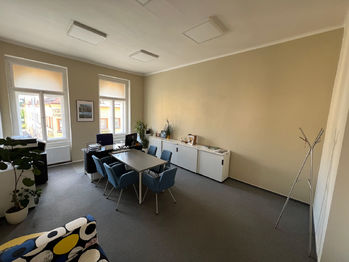 Pronájem kancelářských prostor 75 m², Beroun