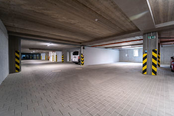 Čtyři garážové parkovací místa (GS 19 až GS 22b) v 1. PP - Prodej garážového stání 61 m², Kolín