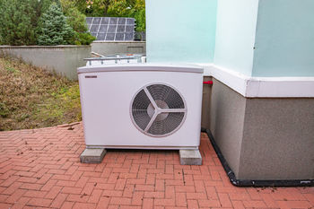 Venkovní jednotka tepelného čerpadla - Pronájem domu 146 m², Mšeno