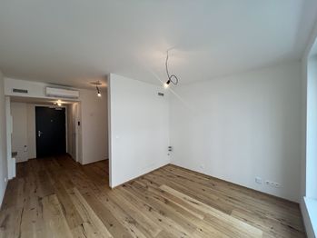 Prodej bytu 1+kk v osobním vlastnictví 28 m², Praha 8 - Karlín