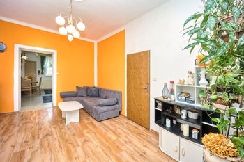 Přízemí - Obývací pokoj (Byt 2+1) - Prodej domu 195 m², Olomouc