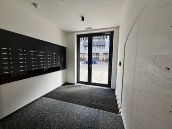 Prodej bytu 1+kk v osobním vlastnictví 28 m², Praha 8 - Karlín