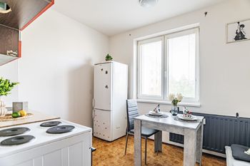 Kuchyně. - Prodej bytu 1+1 v osobním vlastnictví 43 m², Jindřichův Hradec