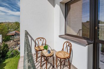 Balkon. - Prodej bytu 3+1 v osobním vlastnictví 108 m², Jindřichův Hradec