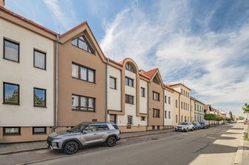 Budova. - Prodej bytu 3+1 v osobním vlastnictví 108 m², Jindřichův Hradec