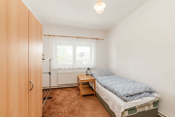 pokoje v patře - Prodej domu 273 m², Budíškovice