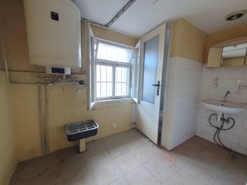 umývárna s WC - Prodej obchodních prostor 98 m², Chrastava
