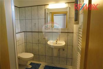 Koupelna - Pronájem bytu 1+kk v osobním vlastnictví 16 m², České Budějovice