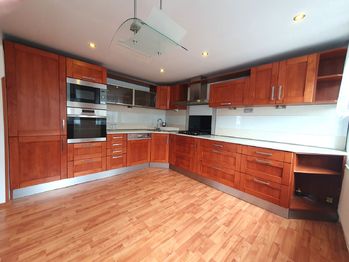 kuchyně - Prodej bytu 3+1 v osobním vlastnictví 102 m², Chrastava