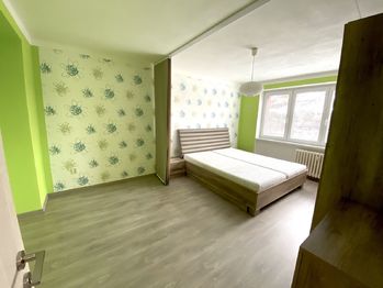 pokoj - Pronájem bytu 1+1 v osobním vlastnictví 38 m², Plzeň