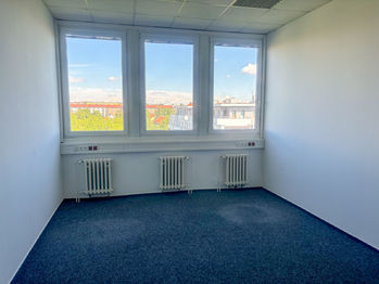 kancelář - Pronájem pozemku 2222 m², Praha 10 - Strašnice