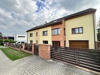 Pronájem bytu 3+1 v osobním vlastnictví 80 m², Dolní Břežany