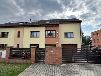 Pronájem bytu 3+1 v osobním vlastnictví 80 m², Dolní Břežany