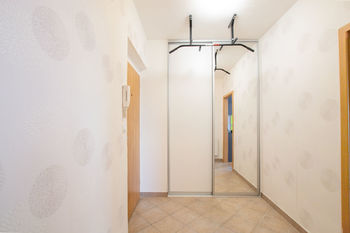 Pronájem bytu 2+kk v osobním vlastnictví 57 m², Jinočany