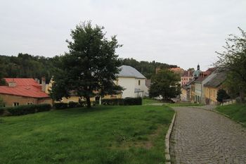 Cesta nad náměstím - Prodej pozemku 890 m², Bečov nad Teplou