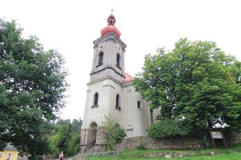 Kostel sv. Jiří v Bečově - Prodej pozemku 890 m², Bečov nad Teplou