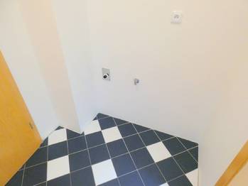 prostor pro pračku - Pronájem bytu 5+kk v osobním vlastnictví 117 m², Praha 5 - Košíře