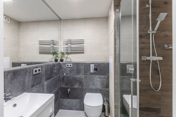 Koupelna - Pronájem bytu 2+kk v osobním vlastnictví 41 m², Praha 4 - Modřany