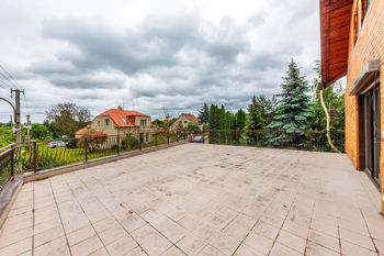 Prodej domu 352 m², Měšice