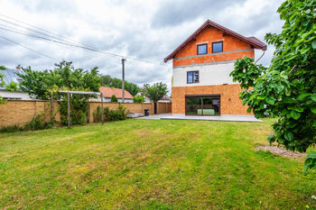 Prodej domu 352 m², Měšice