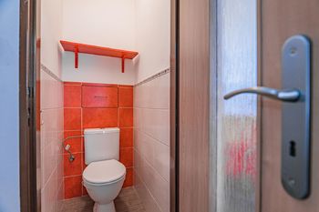 Toaleta. - Prodej bytu 3+1 v osobním vlastnictví 76 m², Česká Lípa