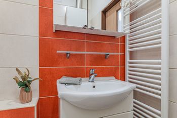 Koupelna. - Prodej bytu 3+1 v osobním vlastnictví 76 m², Česká Lípa