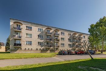 Budova. - Prodej bytu 3+1 v osobním vlastnictví 76 m², Česká Lípa