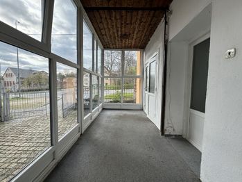 vstupní hala - Pronájem skladovacích prostor 58 m², Jablonec nad Nisou