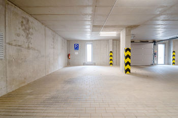 Prodávané garážové parkovací místo GS 113 v 2. PP - Pronájem garážového stání 22 m², Kolín