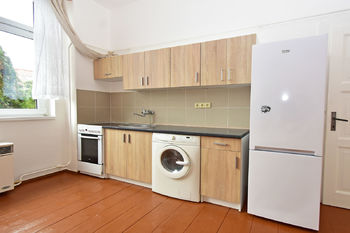Bytová jednotka 2+kk včetně zařízené kuchyňské linky.  - Pronájem bytu 2+kk v osobním vlastnictví 34 m², Kostelec nad Labem