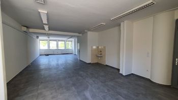prostor - Pronájem obchodních prostor 90 m², České Budějovice