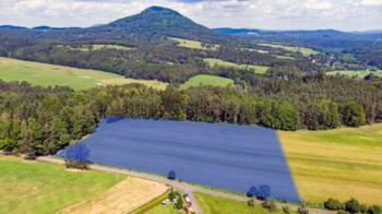 Prodej pozemku 41666 m², Huntířov