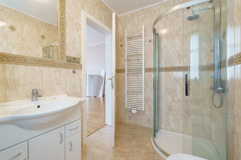 Prodej domu 742 m², Karlovy Vary