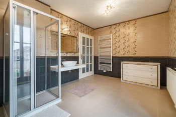 Prodej domu 742 m², Karlovy Vary